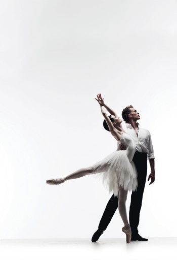 The Australian Ballet Amber Scott and Adam Bull in Swan Lake. Photo by Liz Ham.