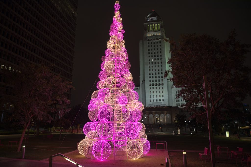 South Coast Plaza celebrates the season with annual tree lighting - Los  Angeles Times